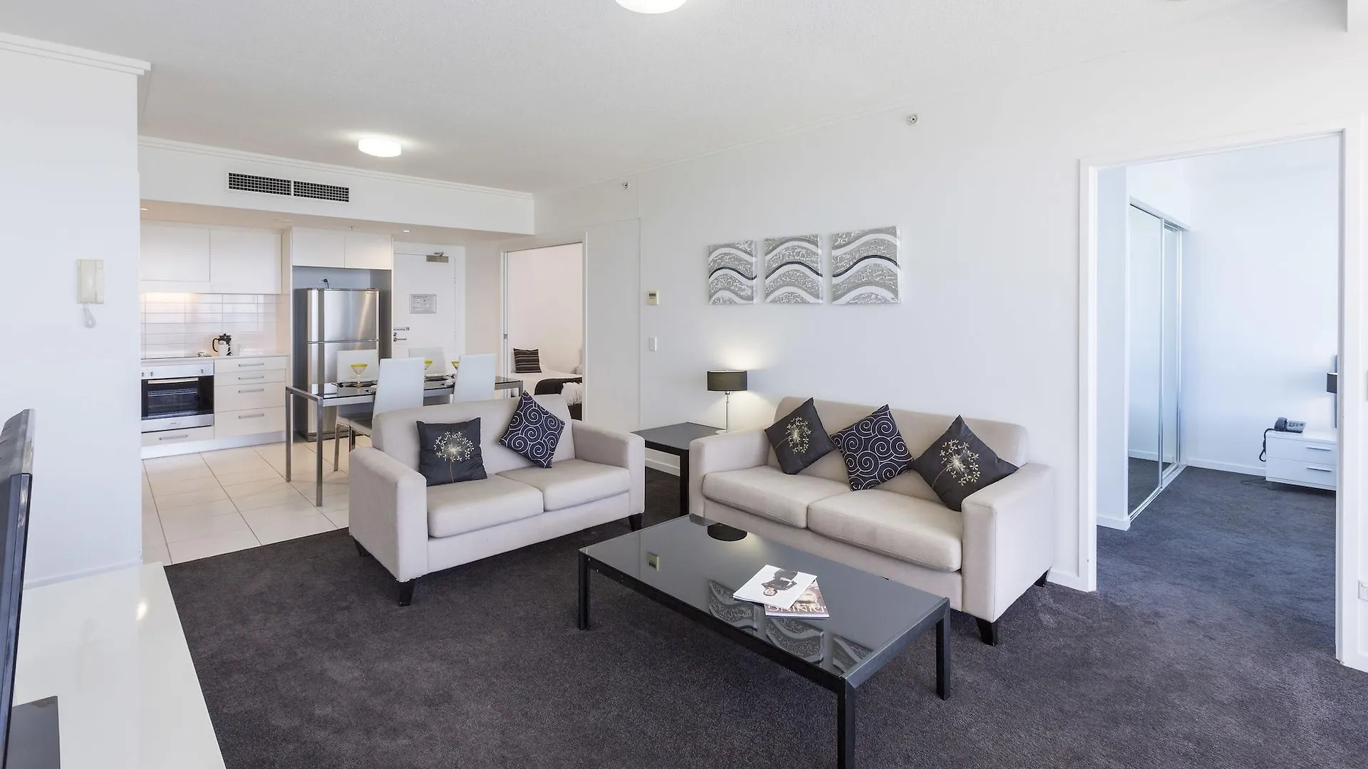 Ocean Pacific Resort - Official Broadbeach Australia