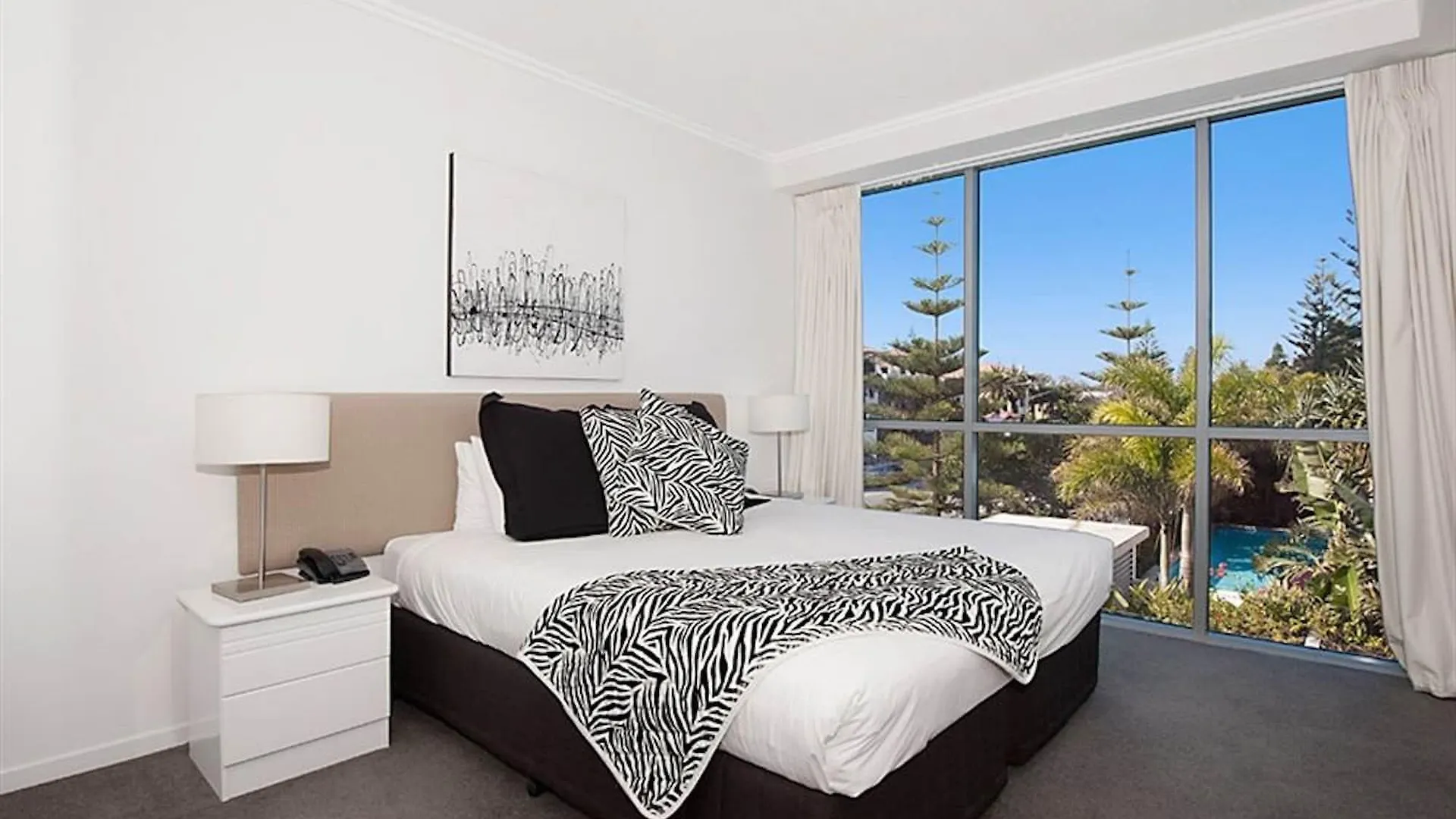 Ocean Pacific Resort - Official Broadbeach