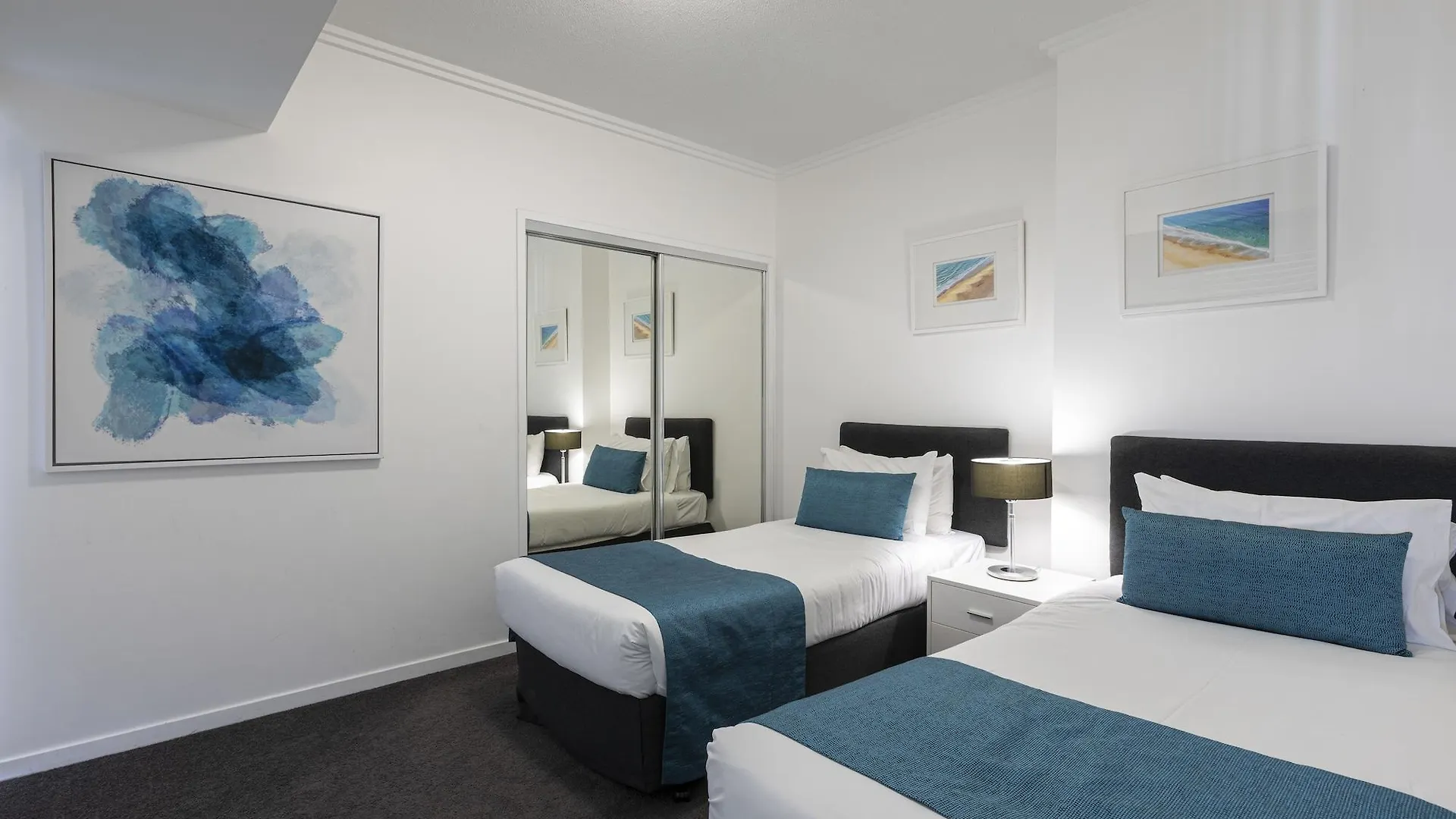 **** Aparthotel Ocean Pacific Resort - Official Broadbeach Australia
