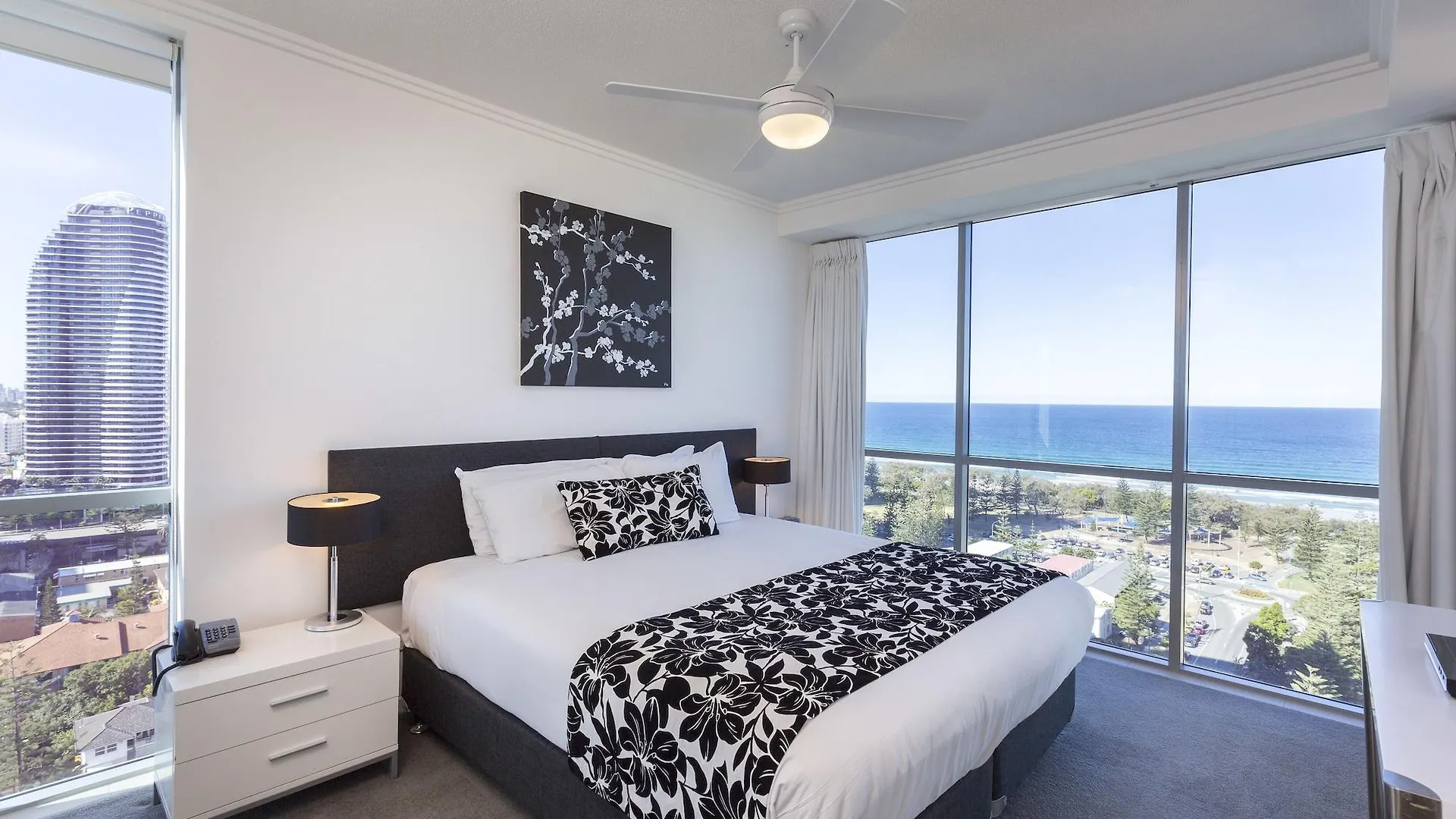 Ocean Pacific Resort - Official Broadbeach Aparthotel